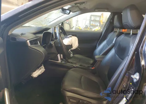 2022 Toyota Corolla Cross Xle z USA, uszkodzony, nr VIN 7MUEAABG9NV023192